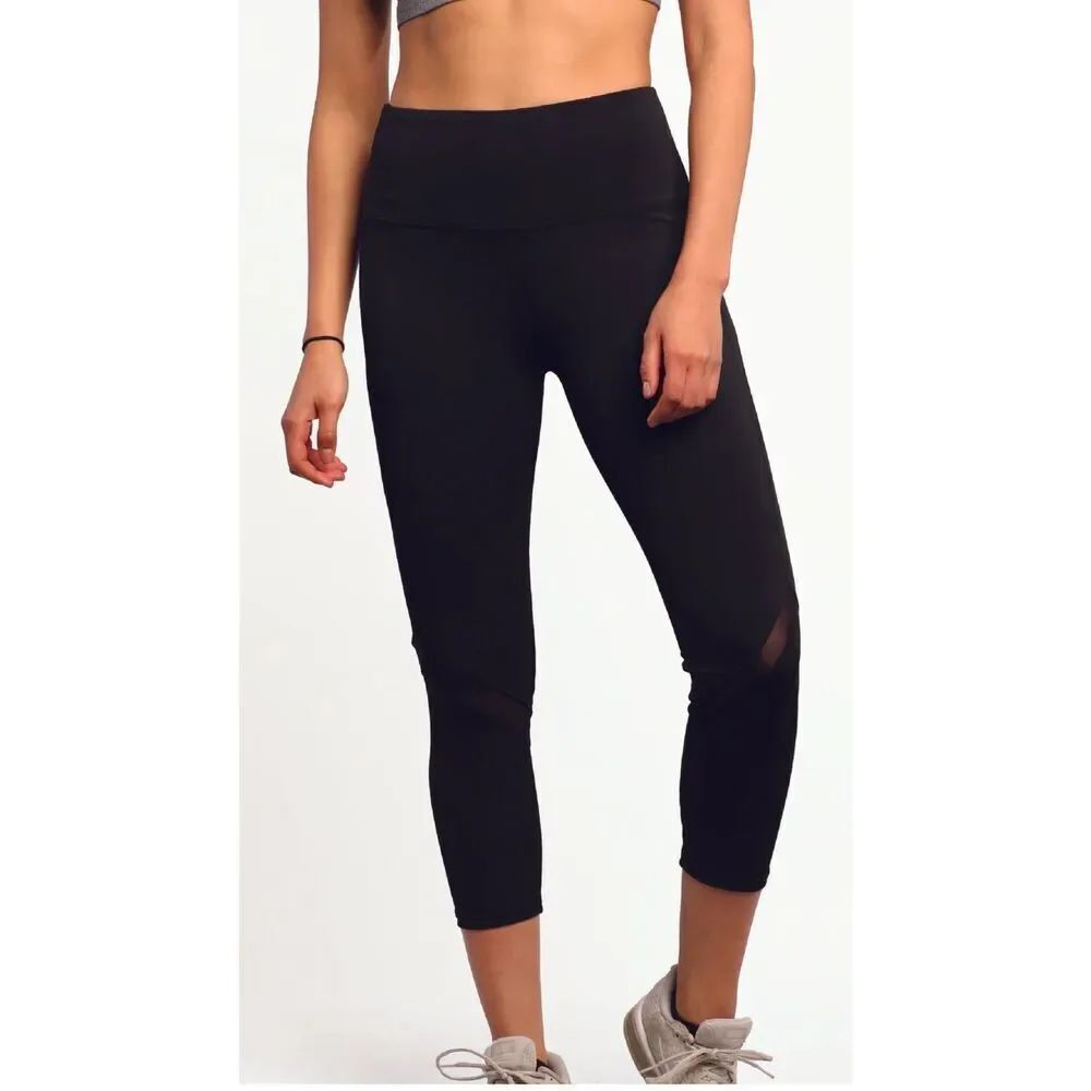 Leg3nd BREEZE HIGH WAIST CAPRI LEGGINGS 22" Black SiZE M Mesh Trim